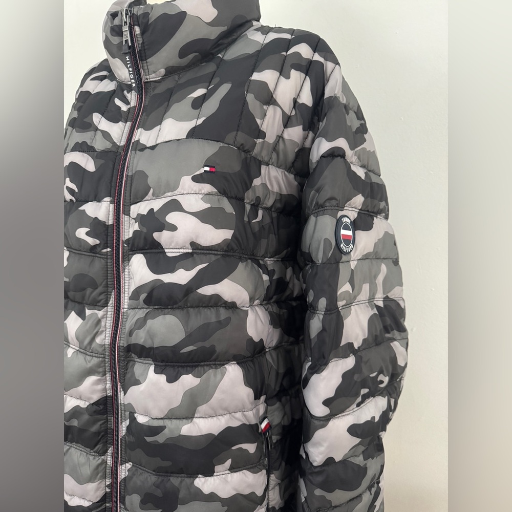 Tommy Hilfiger Men's Lightweight Packable Puffer Jacket Grey Camouflage 2XLT - Picture 7 of 12
